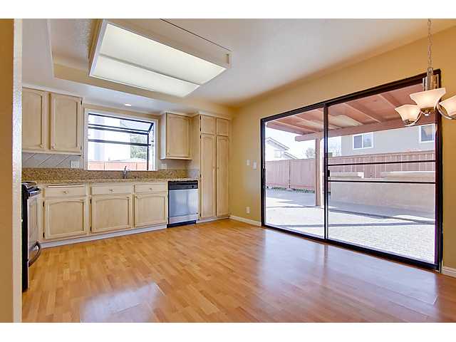 521 Pine Tree Pl, Escondido, CA 92025 photo 6