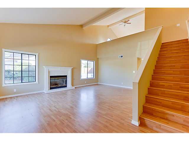 521 Pine Tree Pl, Escondido, CA 92025 photo 2