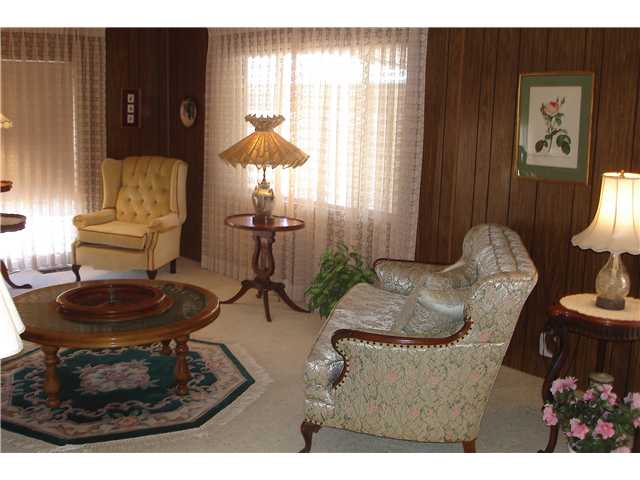 299 Seagull Ln, Oceanside, CA 92057 photo 2