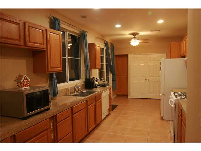 291 Carlotta Way, Oceanside, CA 92057 photo 3
