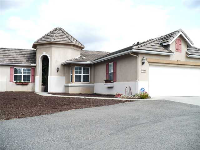 3528 Vista Laguna Rd, Fallbrook, CA 92028 photo 2