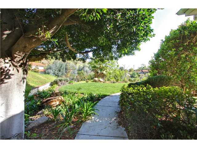2478 Via Oeste Dr, Fallbrook, CA 92028 photo 6