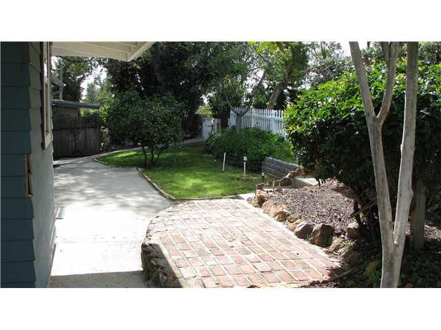 436 W Alvarado St, Fallbrook, CA 92028 photo 2