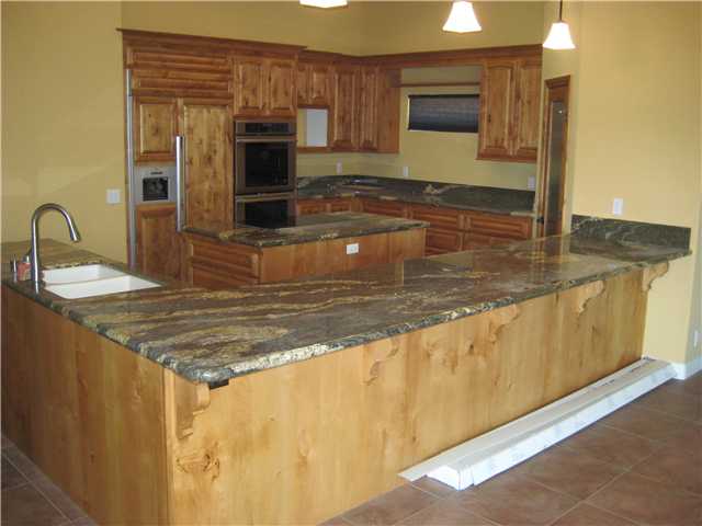 556 Hilbert Dr, Fallbrook, CA 92028 photo 3