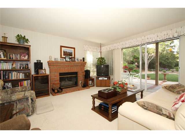 1174 Sea Larke Dr, Fallbrook, CA 92028 photo 2