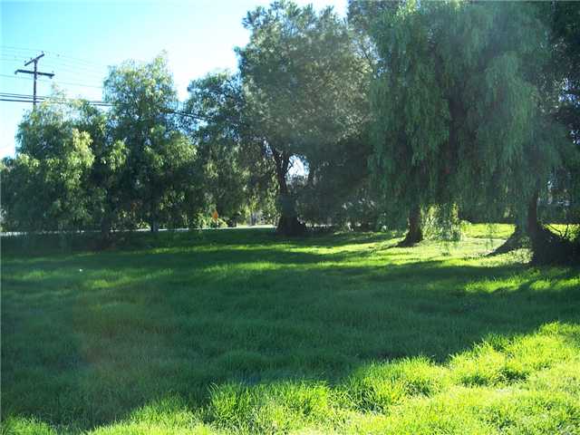 1067 3rd St, Ramona, CA 92065 photo 2