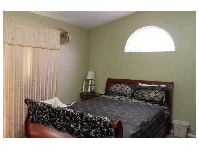 715 Rivertree Dr, Oceanside, CA 92058 photo 14