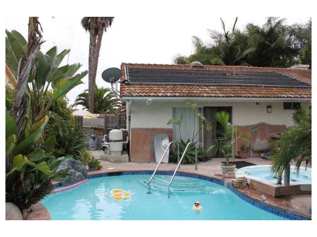 715 Rivertree Dr, Oceanside, CA 92058 photo 5