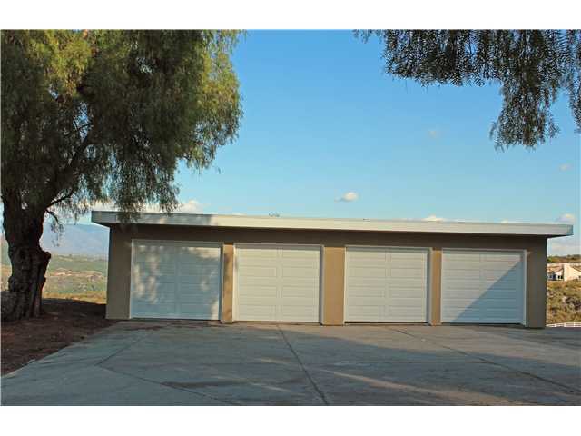 28707 Rolling Rock Rd, Escondido, CA 92026 photo 12