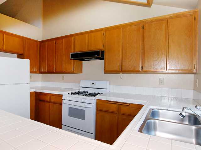1960 E Pointe Ave, Carlsbad, CA 92008 photo 5