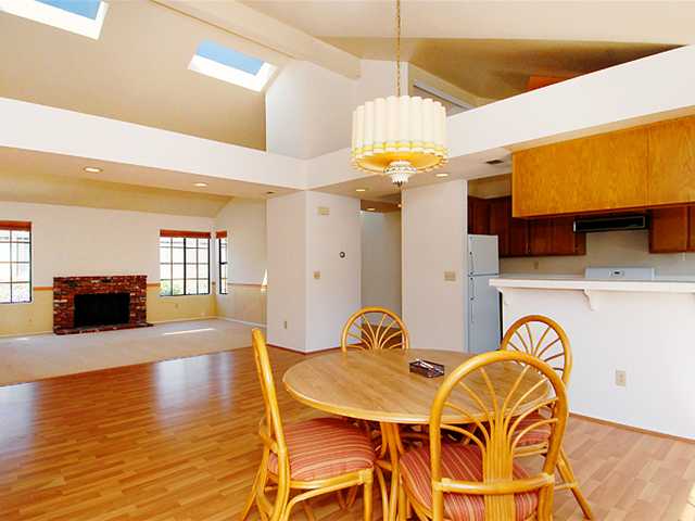 1960 E Pointe Ave, Carlsbad, CA 92008 photo 2