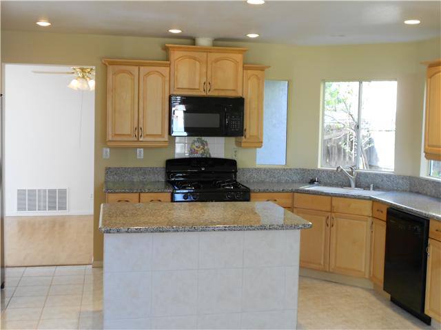 1814 Blackhawk Ave, Oceanside, CA 92056 photo 2