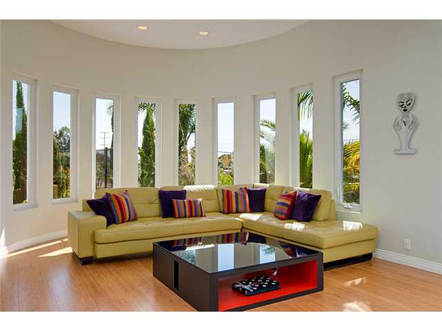1585 Burgundy Rd, Encinitas, CA 92024 photo 3