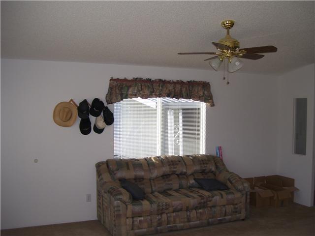 6 Roadliner Ave, Escondido, CA 92027 photo 4
