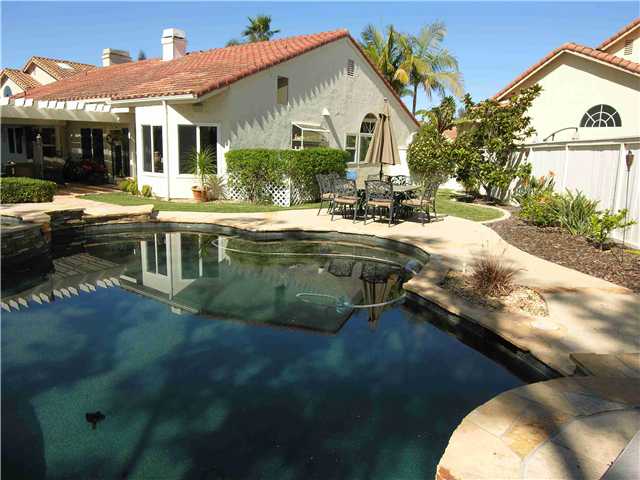 328 Camino Parque Dr, Oceanside, CA 92057 photo 3