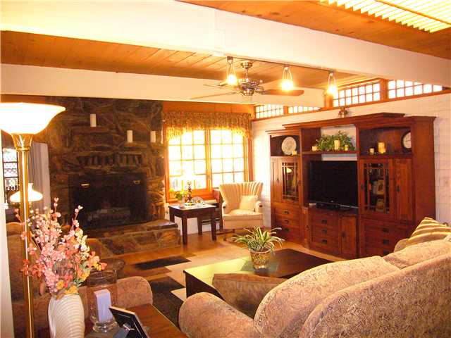 1330 E Fallbrook St, Fallbrook, CA 92028 photo 2