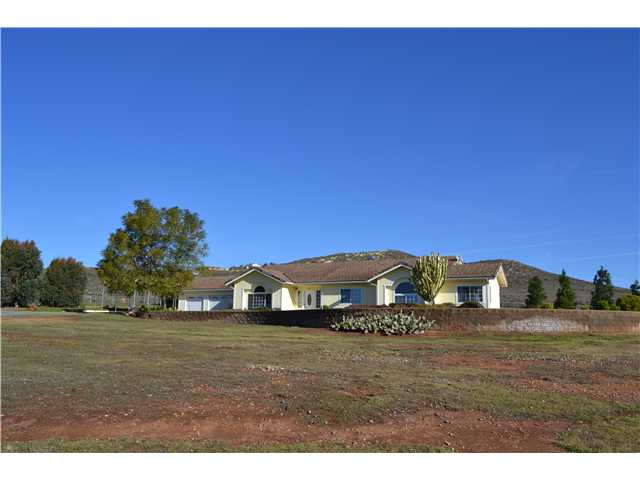 863 Pine Hts, Ramona, CA 92065 photo 2