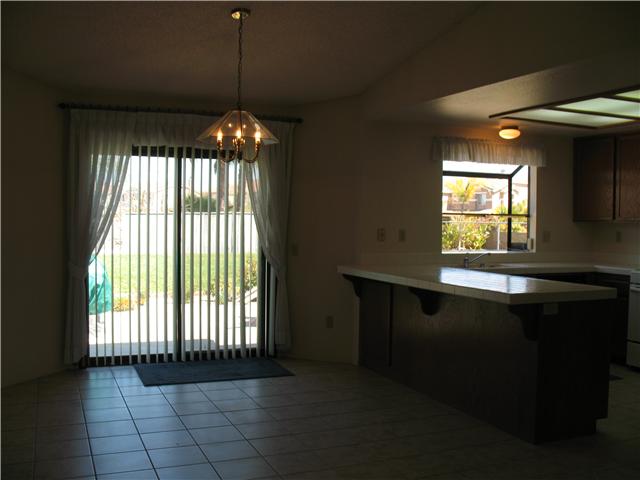 1560 Whispering Palm Dr, Oceanside, CA 92056 photo 3