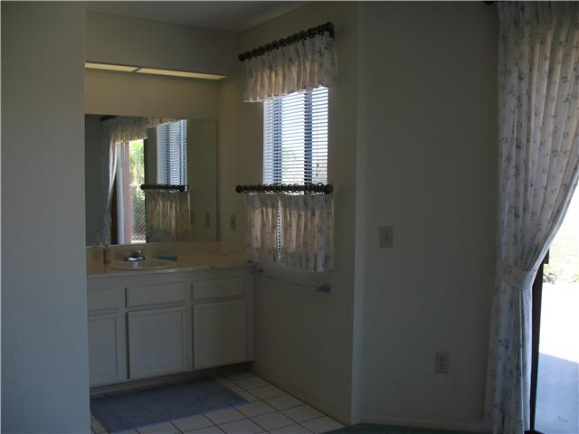 1560 Whispering Palm Dr, Oceanside, CA 92056 photo 8