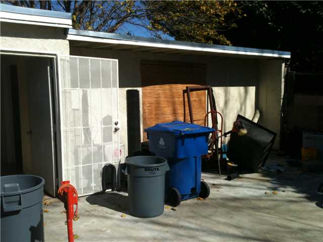 8010 Hatillo Ave, Winnetka, CA 91306 photo 6