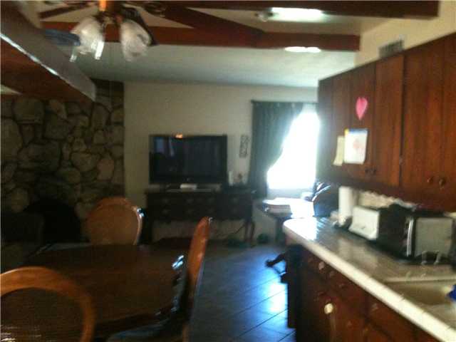 8010 Hatillo Ave, Winnetka, CA 91306 photo 4