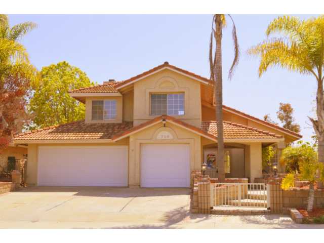 728 Rivertree Dr, Oceanside, CA 92058 photo 1