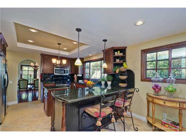 9348 Edgewood Dr, La Mesa, CA 91941 photo 5