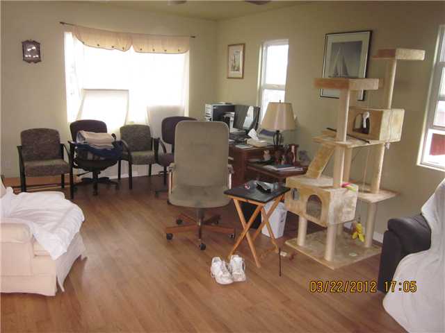 1325 Lemon St, Oceanside, CA 92058 photo 2