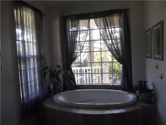 2096 Mango Gln, Vista, CA 92084 photo 5