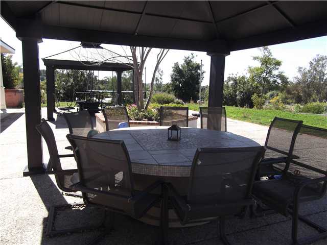2096 Mango Gln, Vista, CA 92084 photo 2
