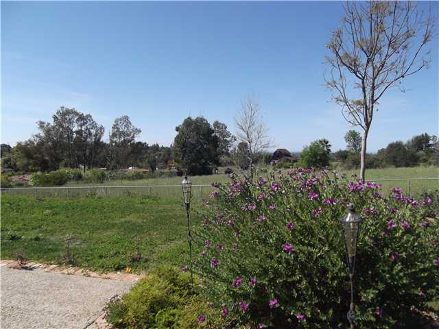 2096 Mango Gln, Vista, CA 92084 photo 4
