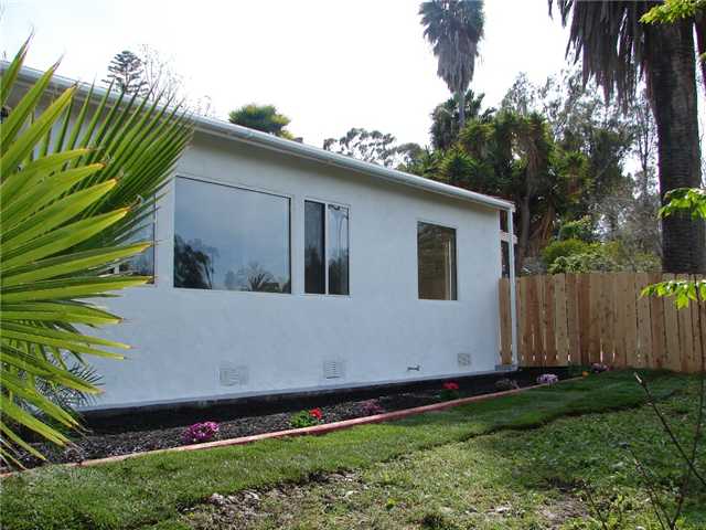 905 Phillips St, Vista, CA 92083 photo 2