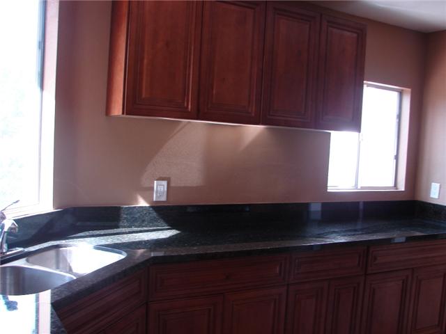 905 Phillips St, Vista, CA 92083 photo 4