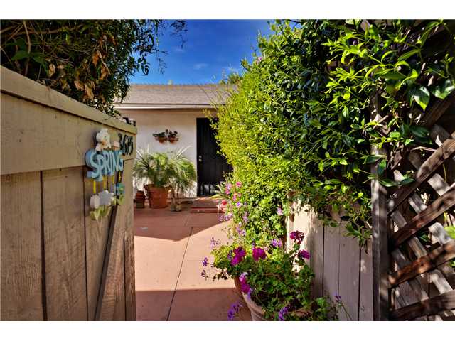 3675 Harvard Dr, Oceanside, CA 92056 photo 2