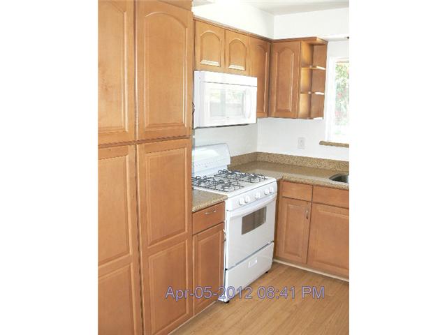 1050 Emelita St, Fallbrook, CA 92028 photo 5