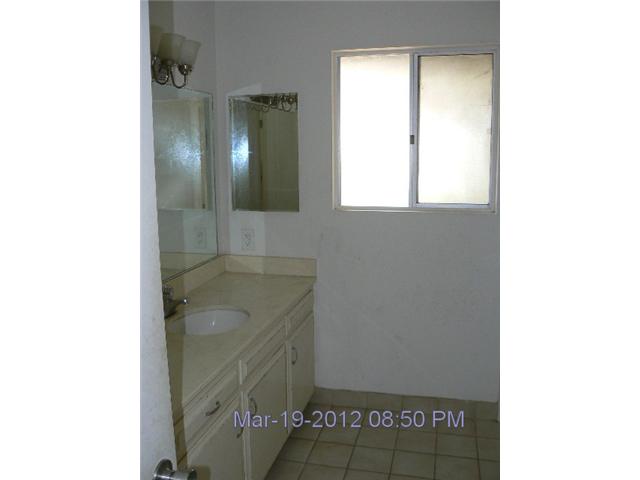 1050 Emelita St, Fallbrook, CA 92028 photo 3