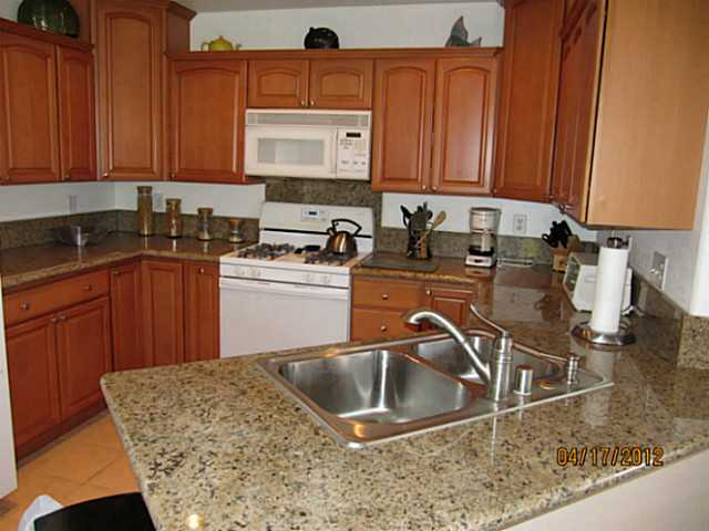 325 Whispering Willow Dr #a, Santee, CA 92071 photo 2