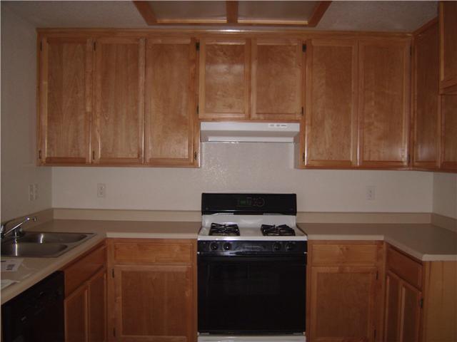 264 S Kenneth Ave, Kerman, CA 93630 photo 3