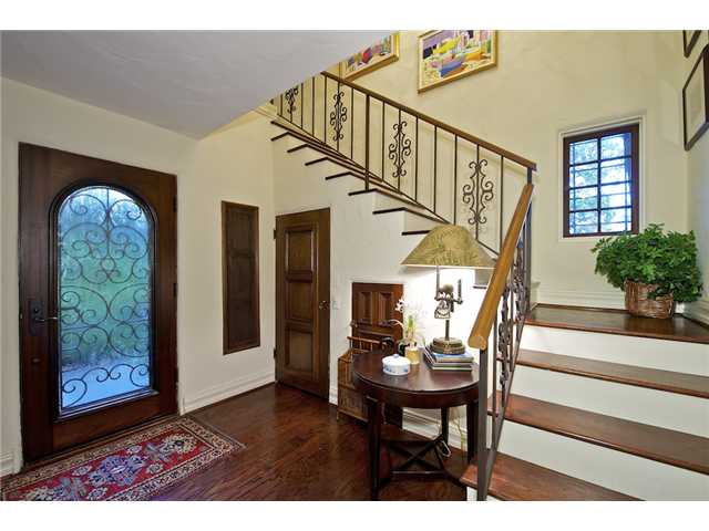 1044 Olive Ave, Coronado, CA 92118 photo 2