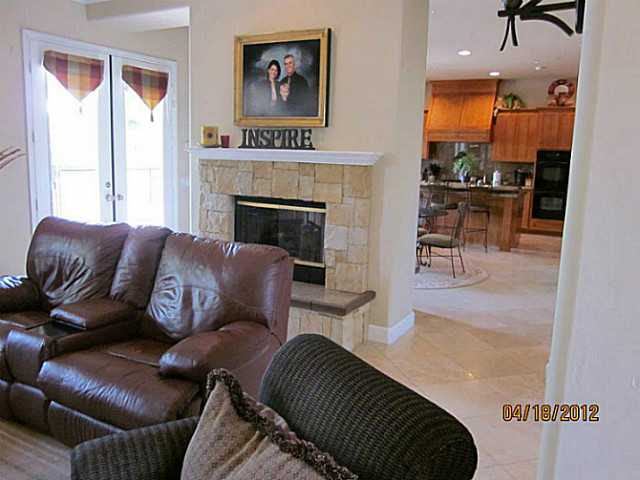 978 Thomas Pl, Vista, CA 92084 photo 7