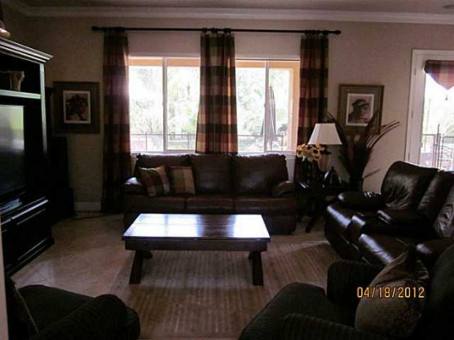 978 Thomas Pl, Vista, CA 92084 photo 9