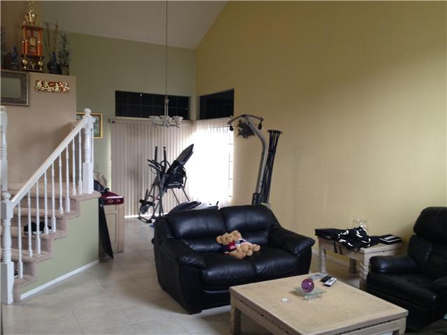 345 Apollo Dr, Vista, CA 92084 photo 2