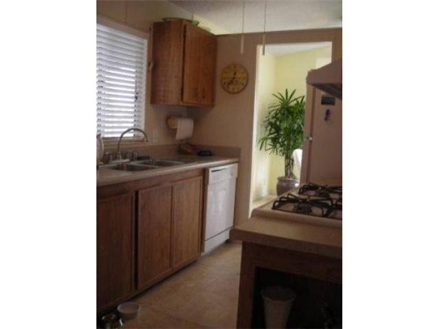 102 Sherri Ln, Oceanside, CA 92054 photo 2