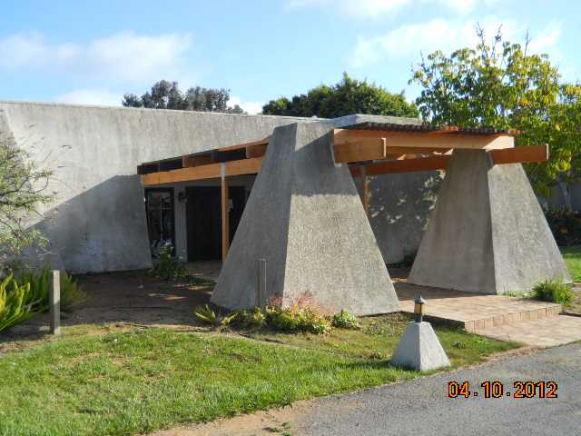 664 Tumble Creek Ln, Fallbrook, CA 92028 photo 2