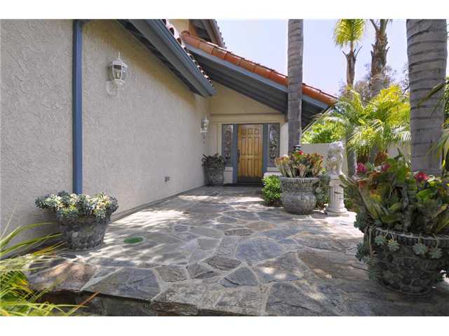1177 Via Montecito, Encinitas, CA 92024 photo 2