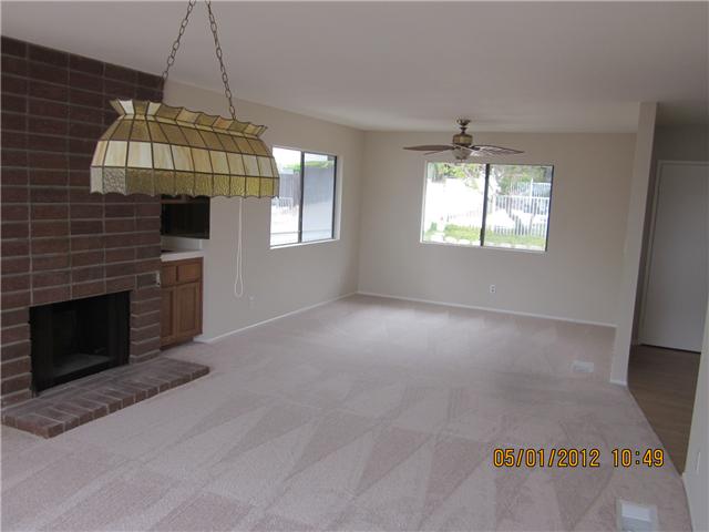 1821 Ivy Rd, Oceanside, CA 92054 photo 2