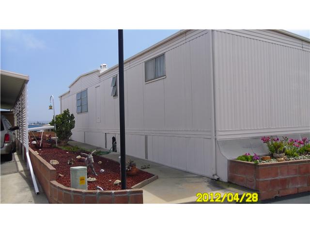 282 Robin Ln, Oceanside, CA 92058 photo 2