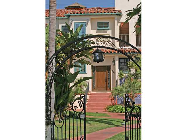 755 G Ave, Coronado, CA 92118 photo 2