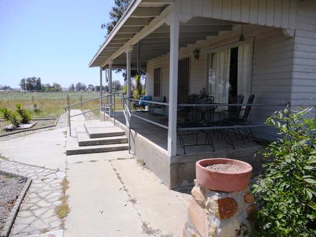 2159 Walnut Dr, Ramona, CA 92065 photo 1