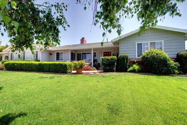 329 Sky Vis, Fallbrook, CA 92028 photo 2